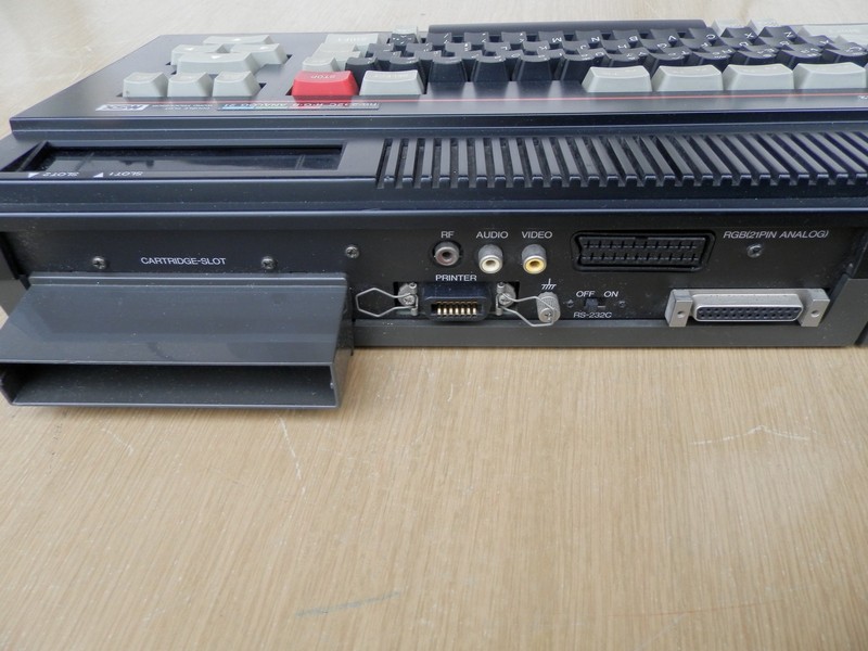 toshiba_hx22_vzadu.jpg, 121kB