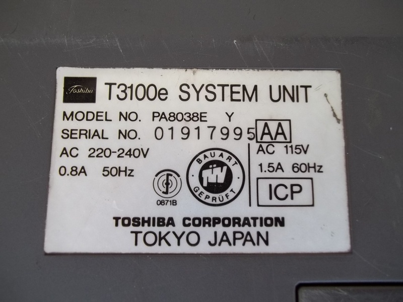 toshiba_t3100e_detailvzad.jpg, 214kB