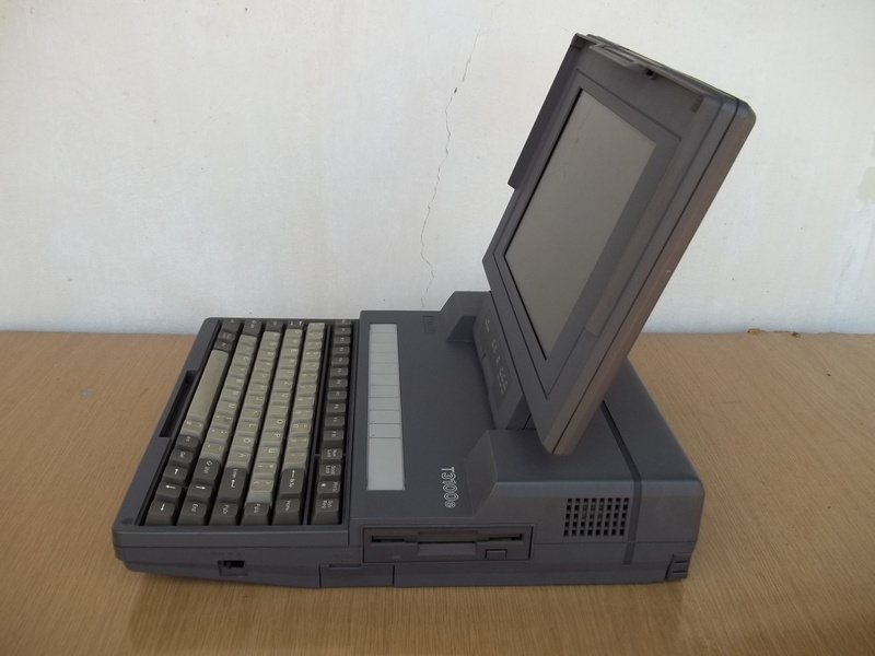 toshiba_t3100e_spod.jpg, 185kB