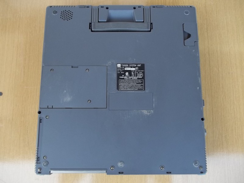 toshiba_t3200sx_vzad.jpg, 131kB