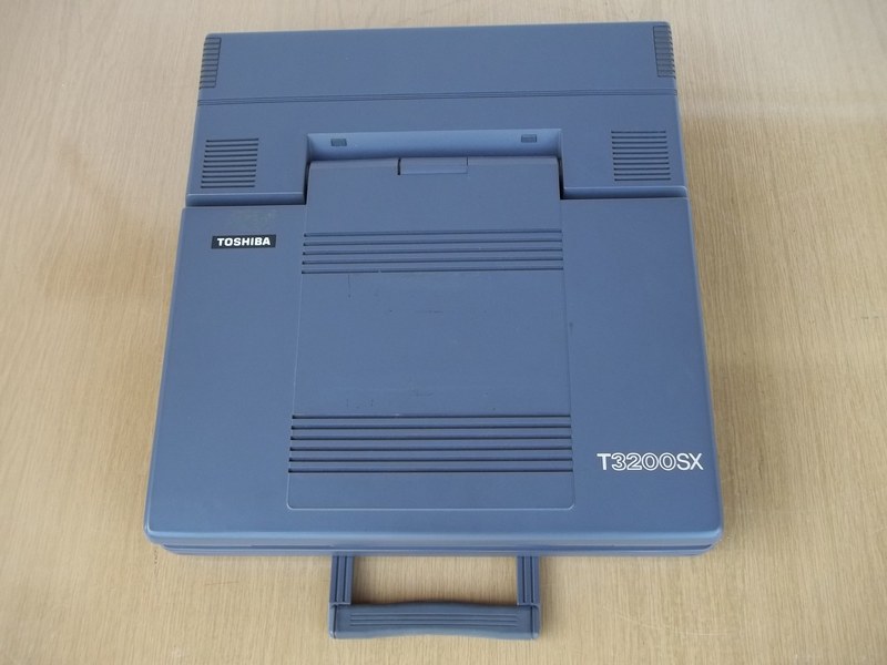 toshiba_t3200sx_zavpred.jpg, 138kB