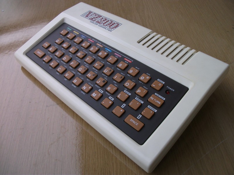 vtech_vz200_spod.jpg, 164 kB