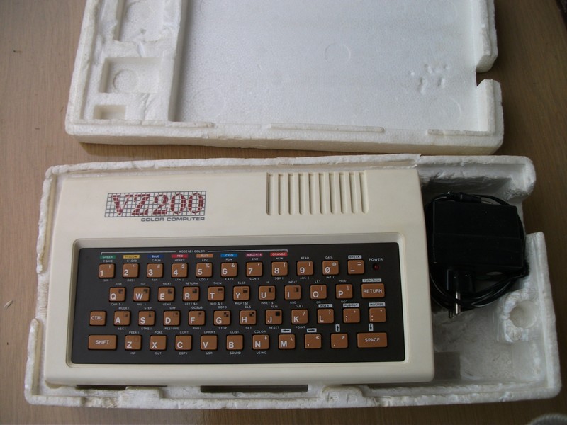 vtech_vz200_vevnitr.jpg, 159 kB