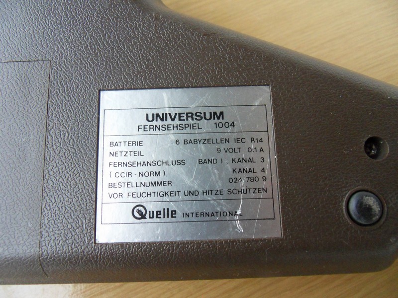 universum_tvspiel1004_stitek.jpg, 172 kB