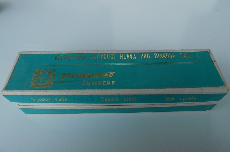 hdd_prametsumperk_magnetickaplovoucihlava_krabpred.jpg, 106kB