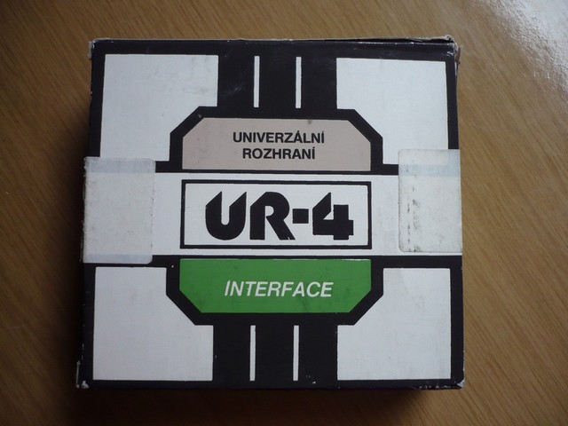 kartridz_interface_ur4_krabicevzad.jpg, 85 kB