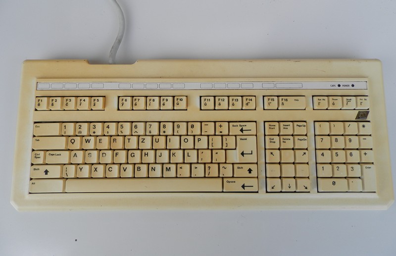 klavesnice_jzdakslusovice_v30_pred.jpg, 88kB