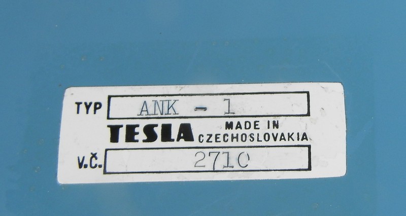 klavesnice_tesla_ank1modra_stitek.jpg, 67kB