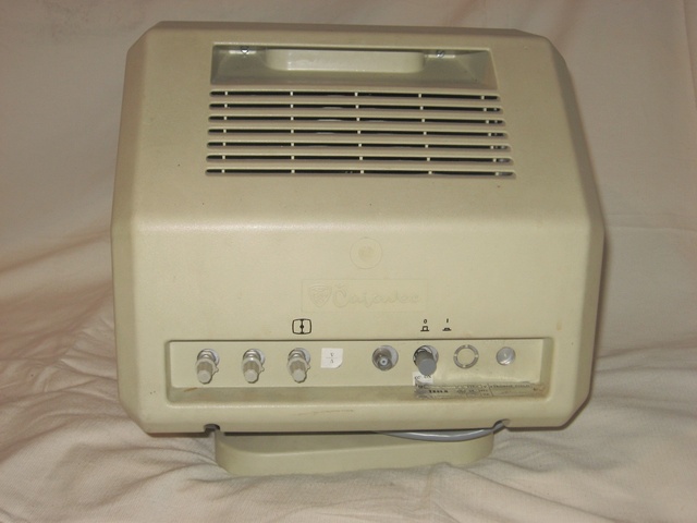 monitor_cajanka_vzad2.jpg, 78 kB