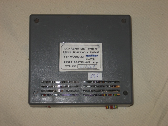 ostatni_tesla_pmd70_vzad.jpg, 101 kB