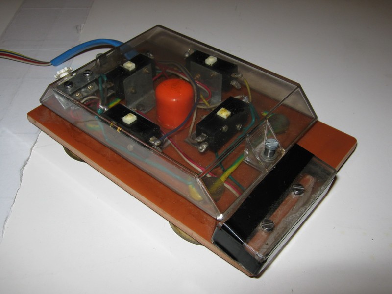 ovladac_joystick_homemade_plexideska_vrch.jpg, 85 kB