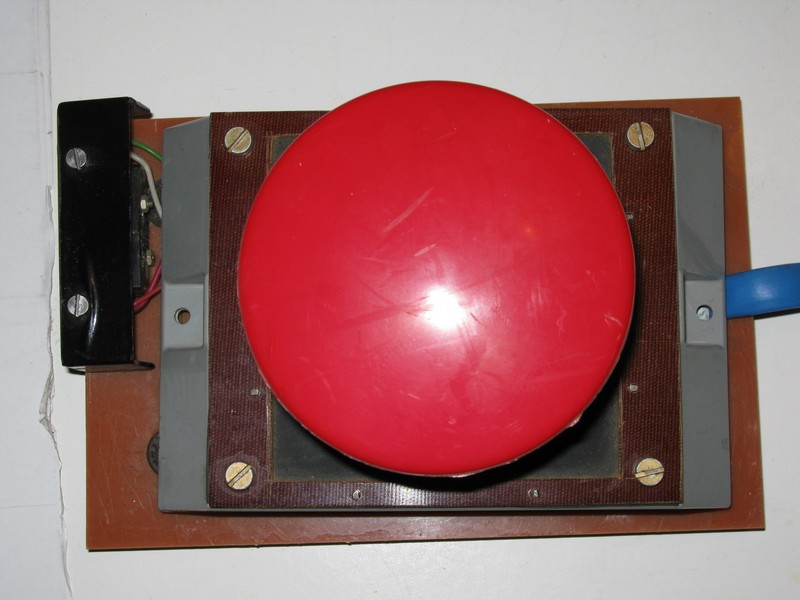 ovladac_joystick_homemade_velkycervenytlacitko_pred2.jpg, 86 kB