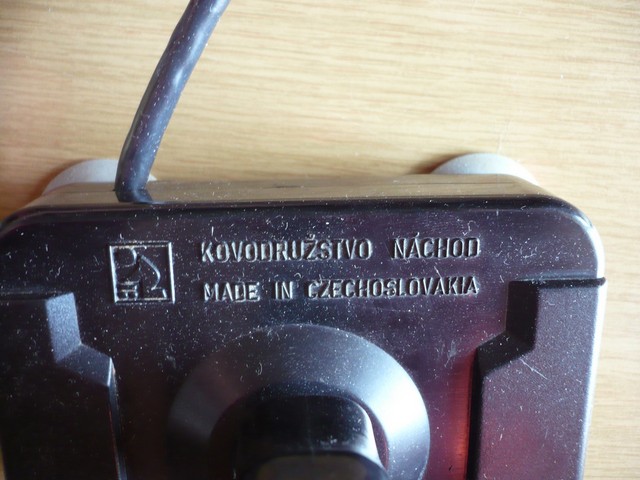 ovladac_joystick_kovodruzstvonachod_cerveny_detail.jpg, 73 kB