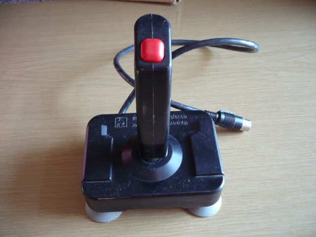 ovladac_joystick_kovodruzstvonachod_cerveny_pred.jpg, 56 kB