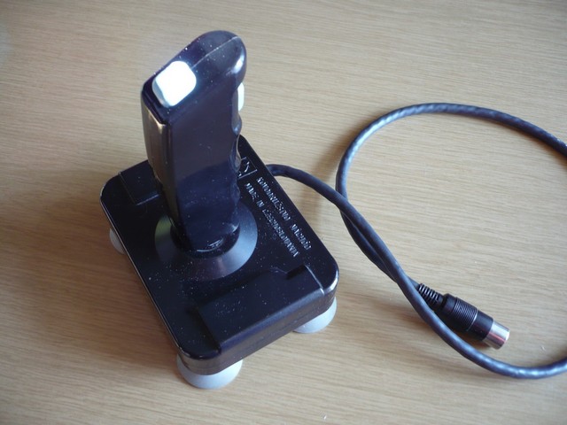 ovladac_joystick_kovodruzstvonachod_modry_vrch.jpg, 63 kB