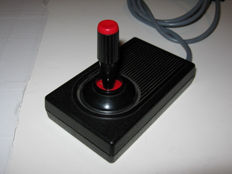 ovladac_joystick_pmdcerny_vrch.jpg, 72 kB