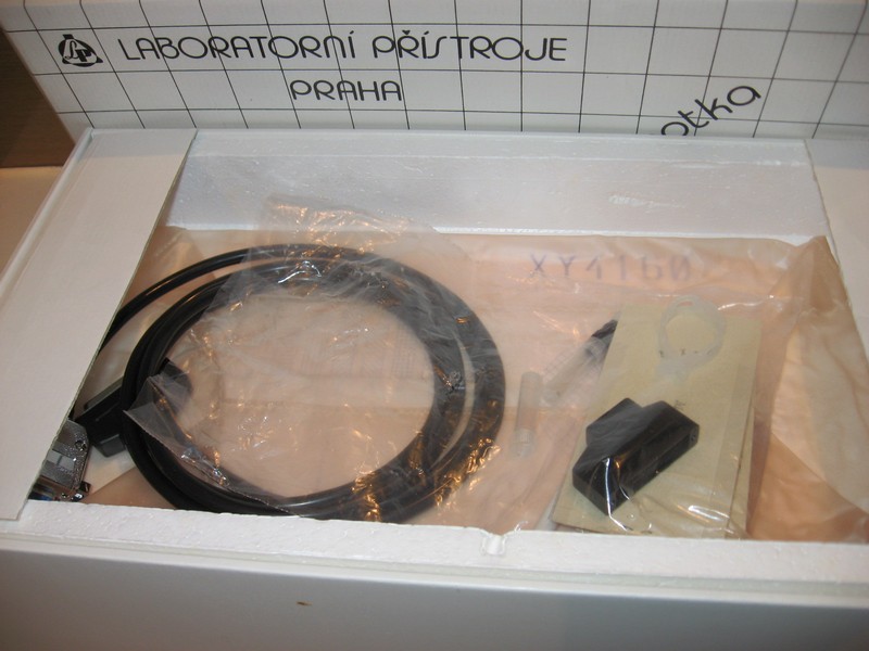 plotr_laboratornipristrojepraha_xy4160_vse.jpg, 95 kB