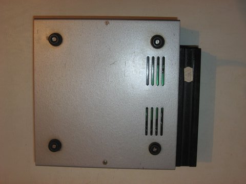 zdroj_tesla_ea1605_vzad.jpg, 29 kB