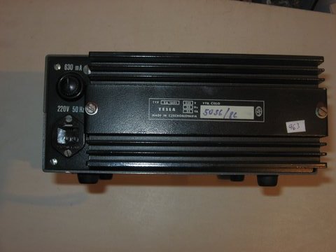 zdroj_tesla_ea1605_vzad2.jpg, 31 kB