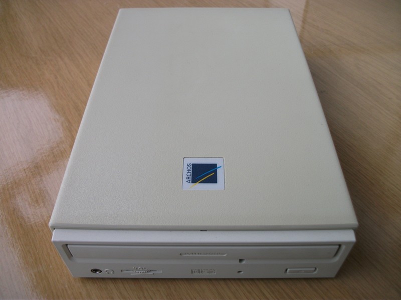 cdrom_externi_(amiga)_archos_overdrivecd_pred.jpg, 113 kB