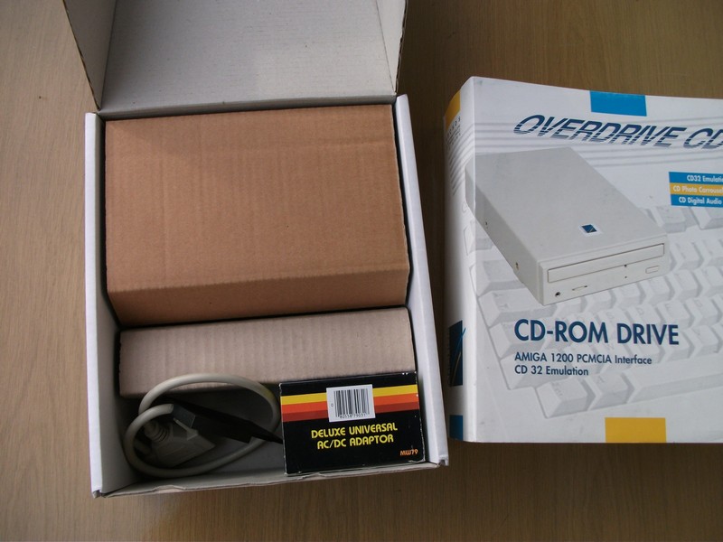 cdrom_externi_(amiga)_archos_overdrivecd_vse.jpg, 145 kB