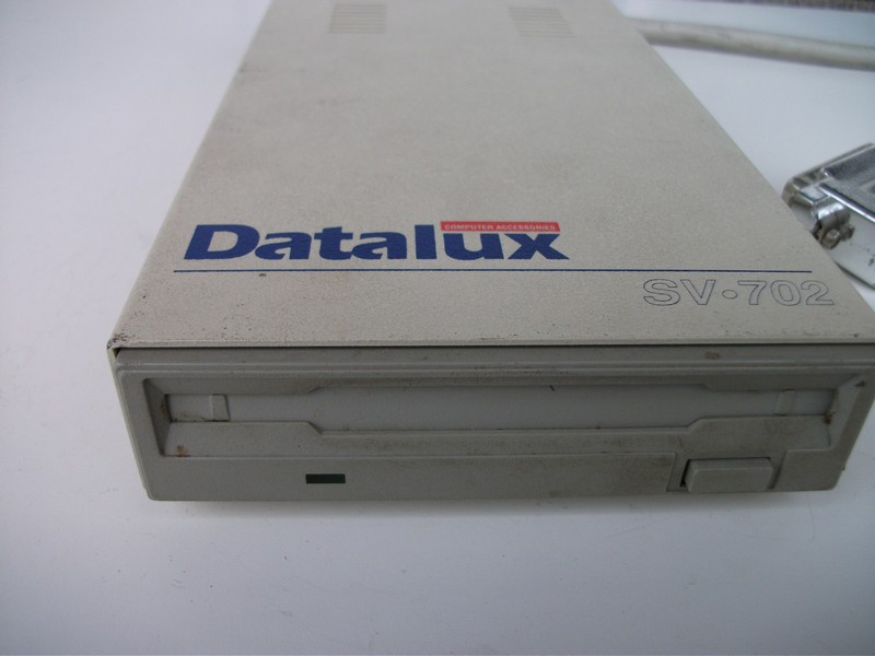 fdd_(amiga)_externi_datalux_sv702_detail.jpg, 105 kB