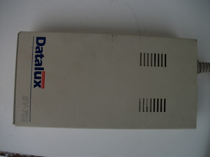 fdd_(amiga)_externi_datalux_sv702_zvrchu.jpg, 96 kB