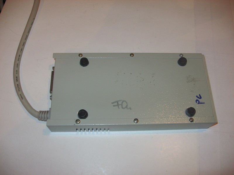 fdd_(amiga)_externi_vzad.jpg, 61 kB