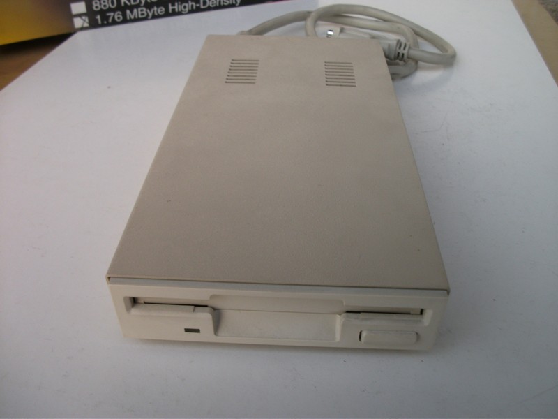 fdd_(amiga)_externimechanika_chinon_pred.jpg, 91 kB