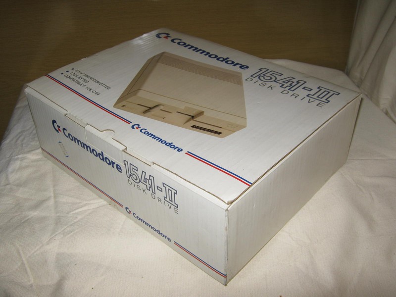 fdd_commodore_15412_krabicespod.jpg, 93 kB