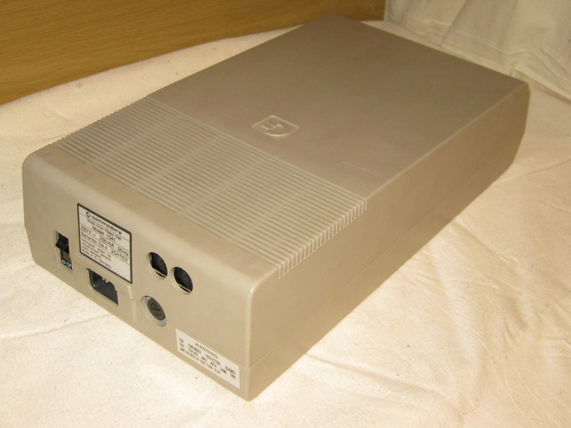 fdd_commodore_1541_vrch.jpg, 84 kB