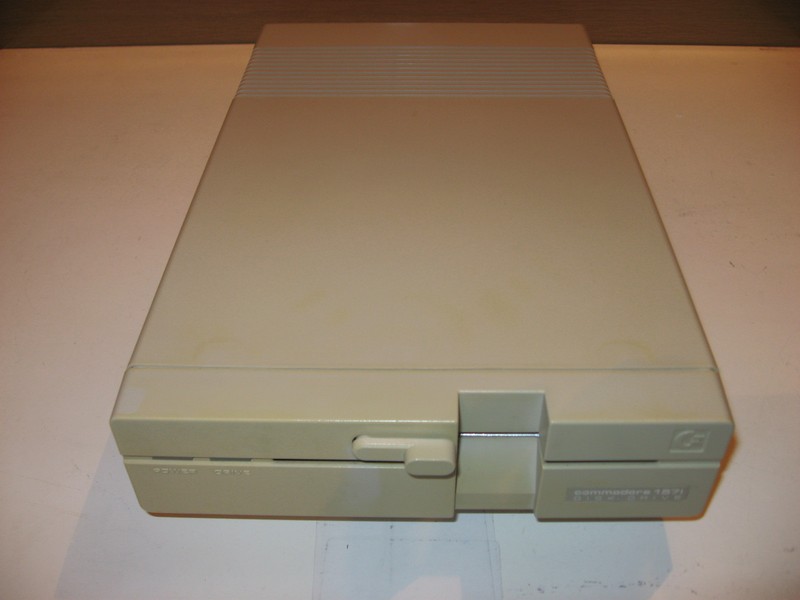 fdd_commodore_1571_pred.jpg, 56 kB