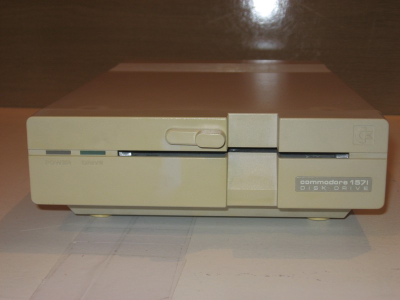 fdd_commodore_1571_pred3.jpg, 60 kB