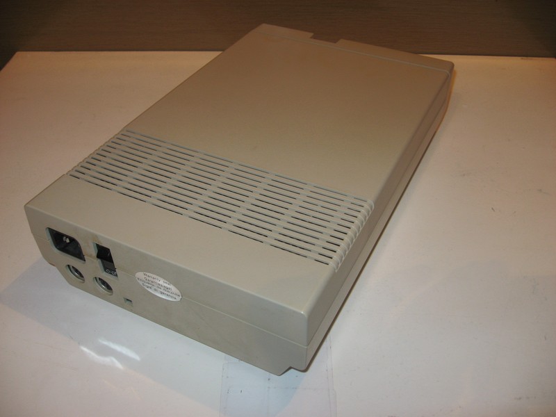 fdd_commodore_1571_vrch.jpg, 70 kB