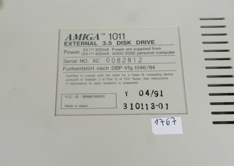 fdd_commodore_amiga1011_stitek.jpg, 67kB