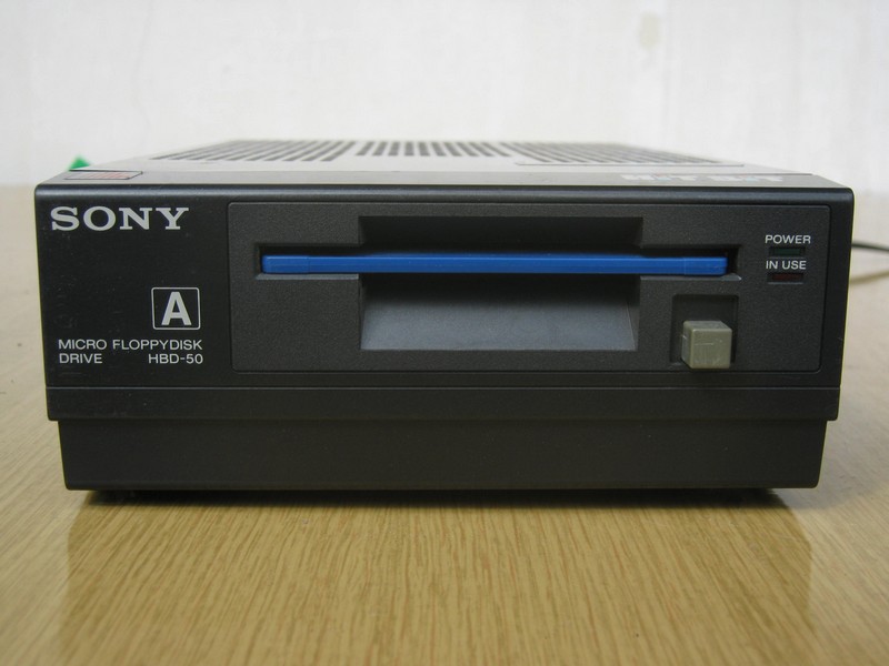 fdd_sony_hitbit_hbd50_detail.jpg, 79 kB
