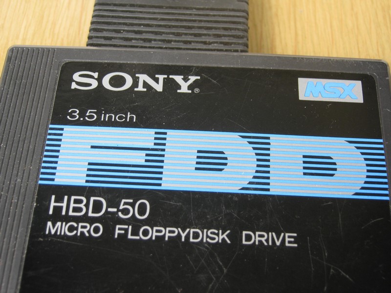 kabel_fdd_sony_hitbit_hbd50_detail.jpg, 120 kB