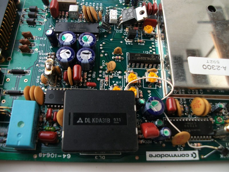 karta_(amiga)_genlock_commodore_amiga2300_detail.jpg, 225 kB