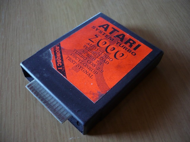 kartridz_(atari)_atarisystemturbo2000_spod.jpg, 65 kB