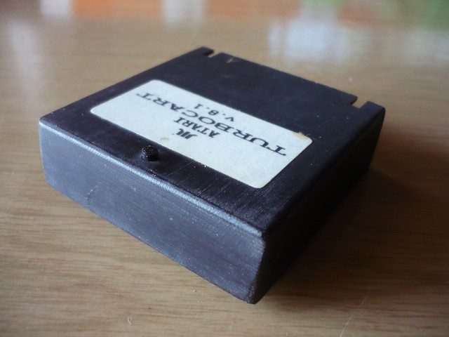 kartridz_(atari)_turbocartv81_vrch.jpg, 49 kB