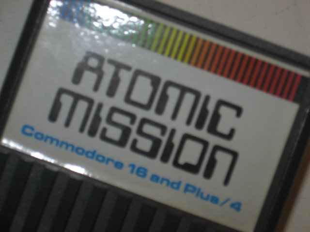 kartridz_(commodore)_commodore_atomicmission_detail.jpg, 43 kB