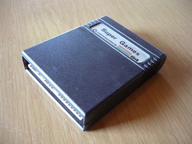 kartridz_(commodore)_commodore_supergames_spod.jpg, 71 kB