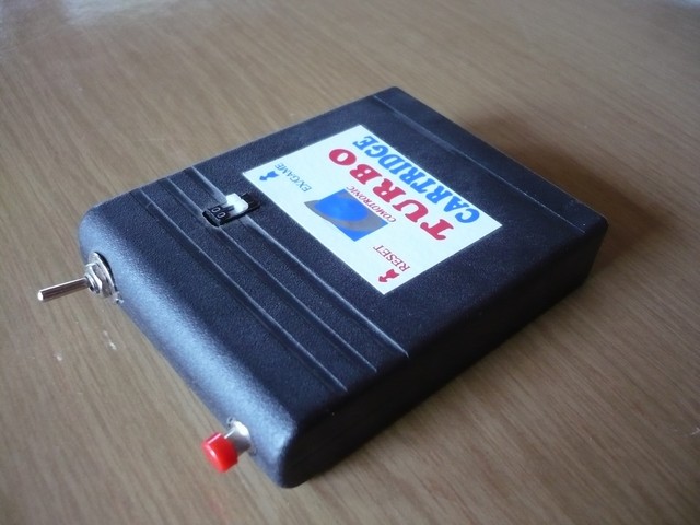 kartridz_(commodore)_comotronic_turbocartridge_vrch.jpg, 62 kB