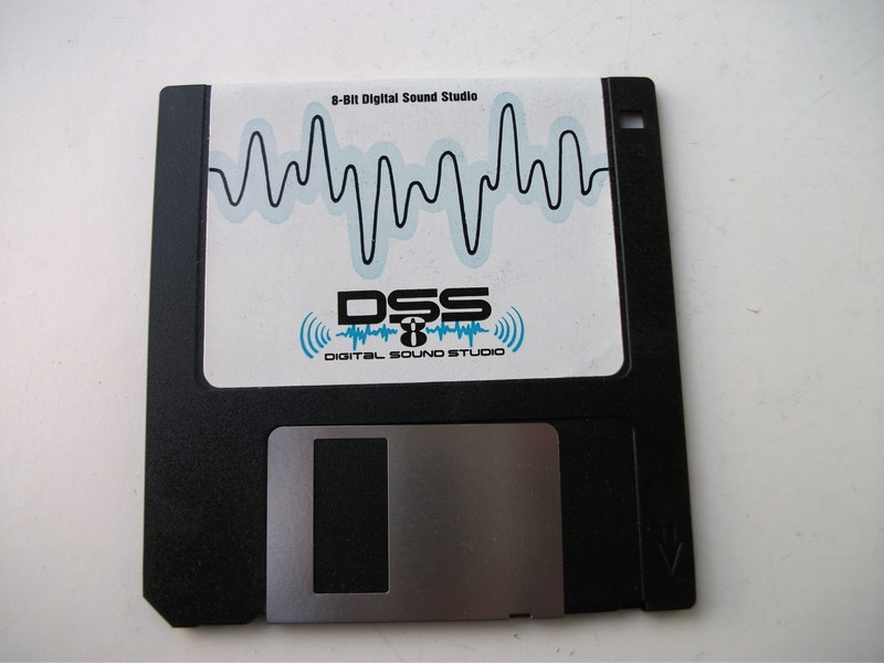 kartridz_interface_(amiga)_sampler_dsp_digitalsoundstudio8_disketa.jpg, 123 kB