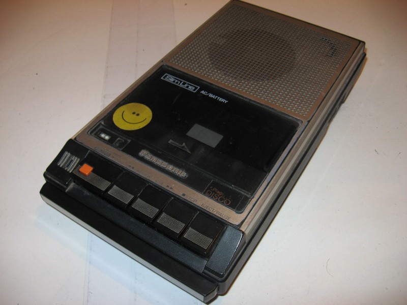 kazetak_panasonic_slimline_spod2.jpg, 91 kB