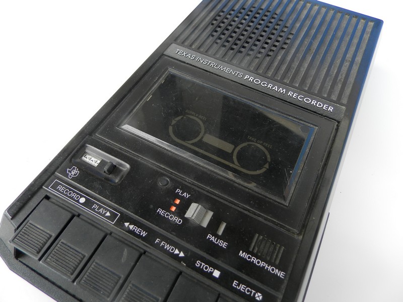 kazetak_texasinstruments_programrecorder_detail.jpg, 118kB