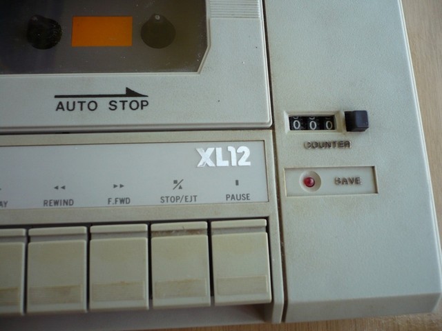 kazetovamechanika_(atari)_atari_xl12_detail.jpg, 79 kB