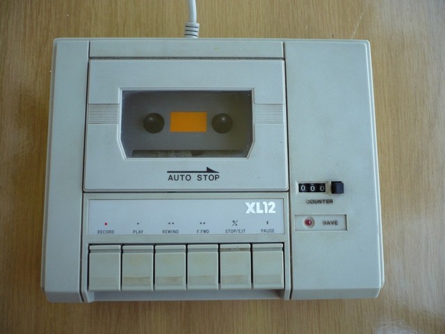 kazetovamechanika_(atari)_atari_xl12_pred.jpg, 80 kB