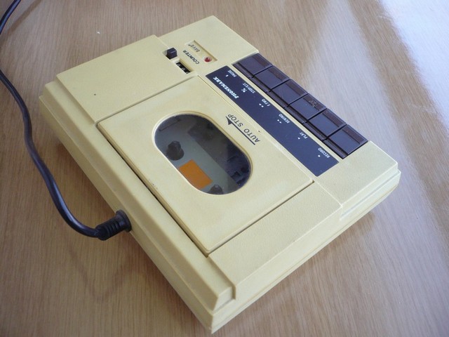 kazetovamechanika_(atari)_phonemark_vrch.jpg, 91 kB