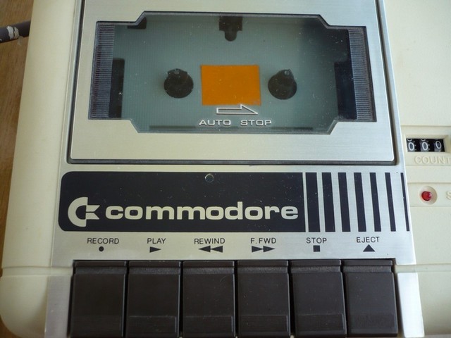 kazetovamechanika_(commodore)_commodore_1531_detail.jpg, 87 kB